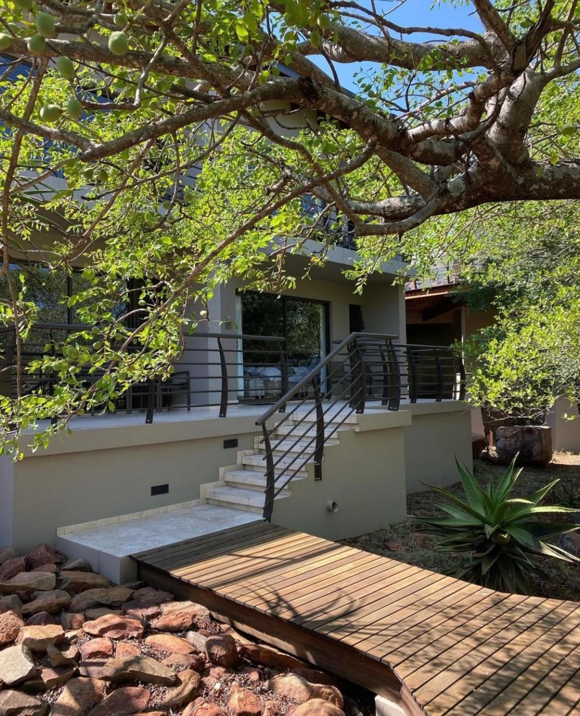Guest house Umvangati House